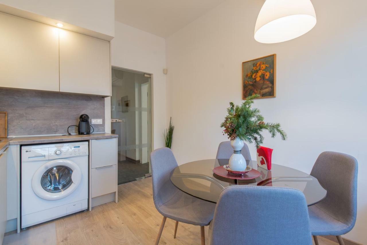 Chic And Spacious Apartment In Central Sofia - Patriarh Evtimiy By Flat Mаnager Екстериор снимка
